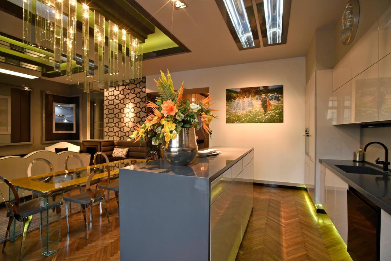 Apartamento Luxuryflat Near Centre On118 Sqm, 3Br,2Bth,8Bed,Ac Budapest Exterior foto