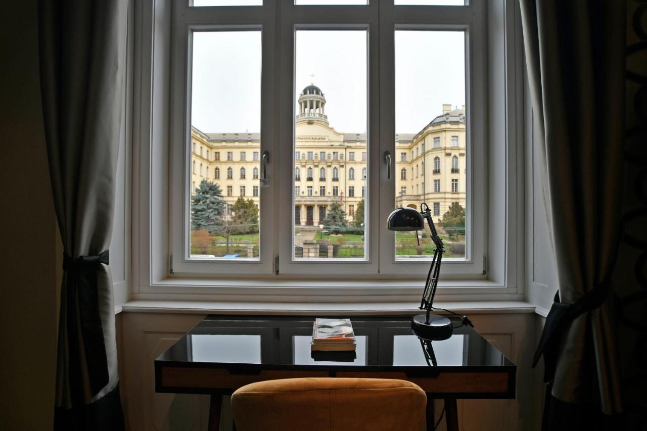 Apartamento Luxuryflat Near Centre On118 Sqm, 3Br,2Bth,8Bed,Ac Budapest Exterior foto