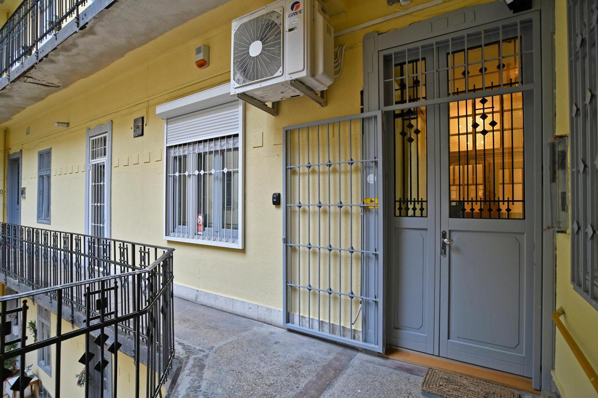 Apartamento Luxuryflat Near Centre On118 Sqm, 3Br,2Bth,8Bed,Ac Budapest Exterior foto