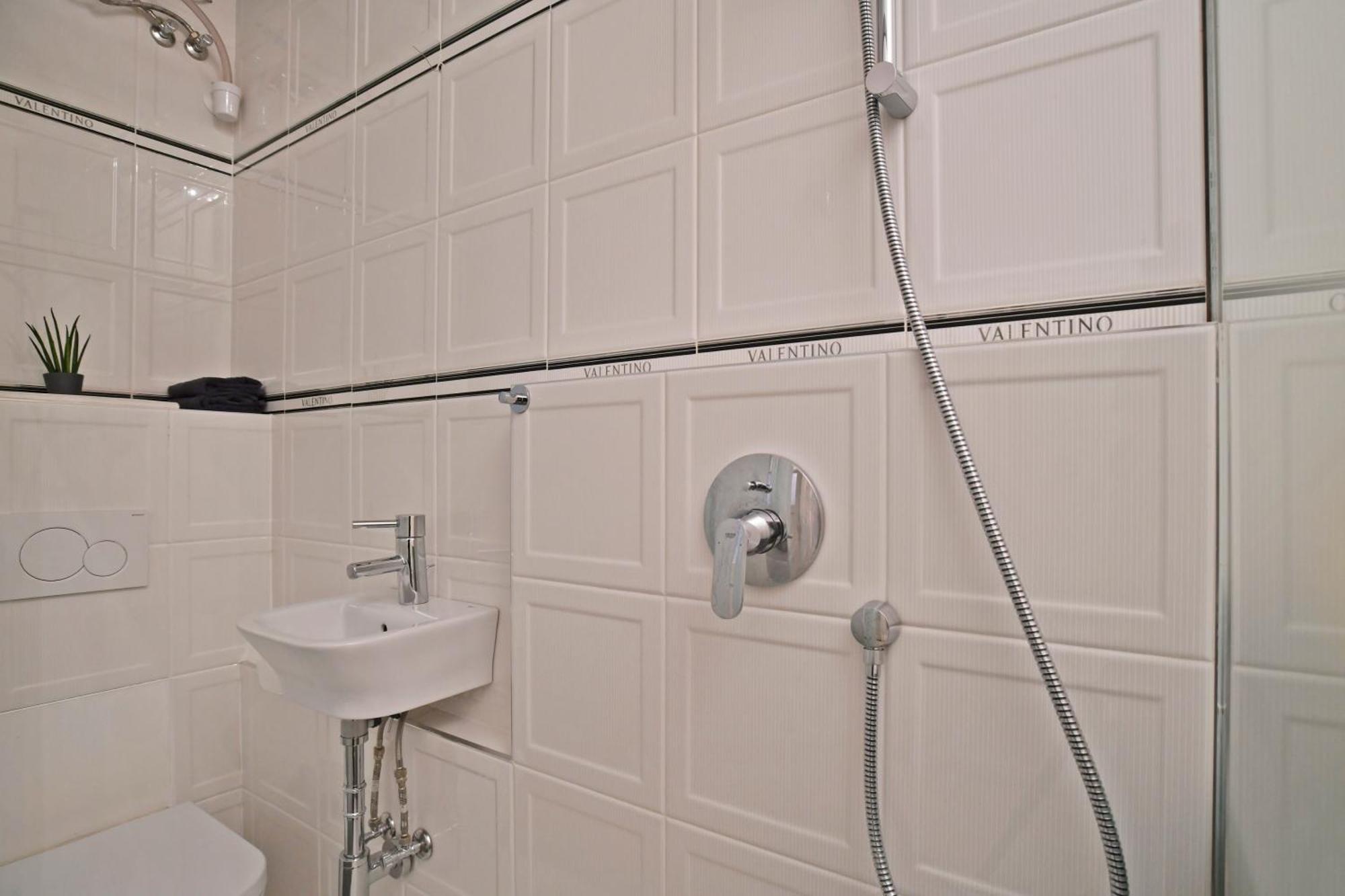 Apartamento Luxuryflat Near Centre On118 Sqm, 3Br,2Bth,8Bed,Ac Budapest Exterior foto