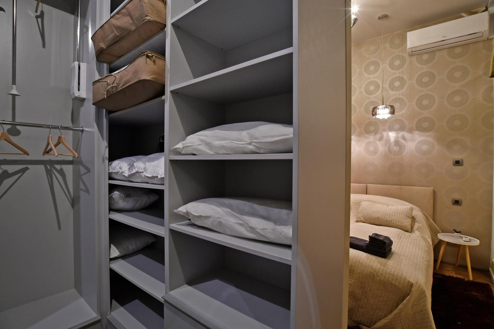 Apartamento Luxuryflat Near Centre On118 Sqm, 3Br,2Bth,8Bed,Ac Budapest Exterior foto