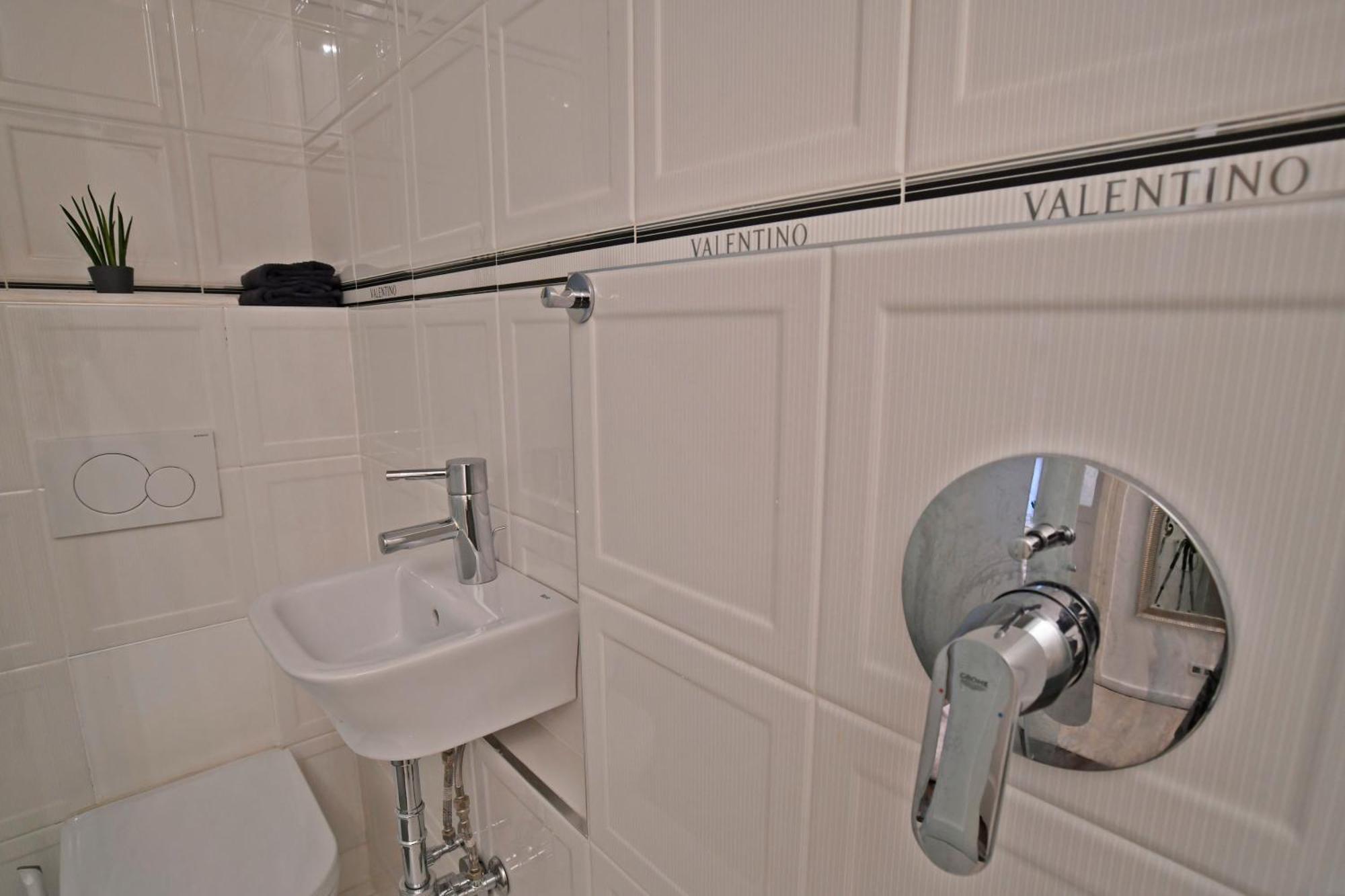 Apartamento Luxuryflat Near Centre On118 Sqm, 3Br,2Bth,8Bed,Ac Budapest Exterior foto