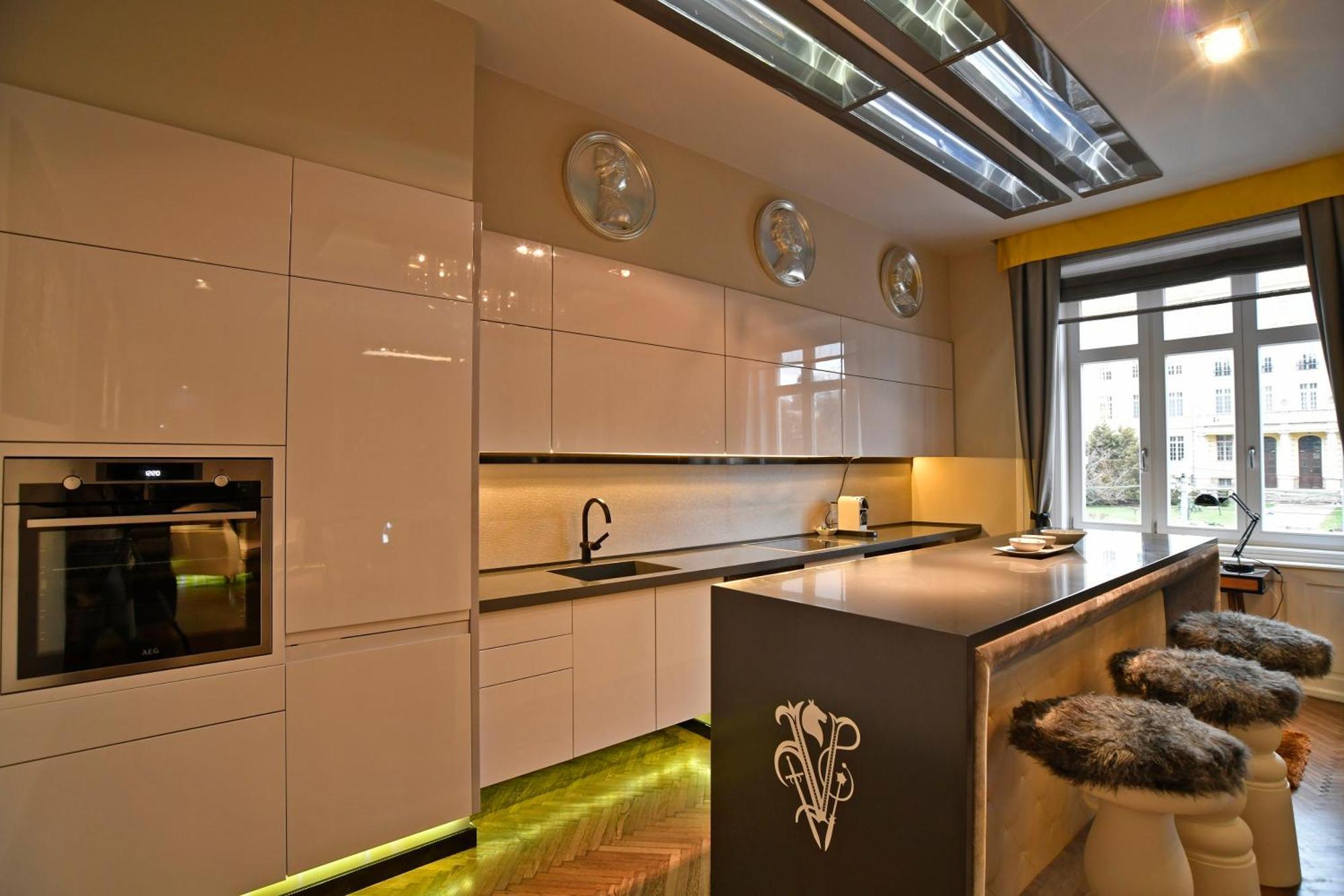 Apartamento Luxuryflat Near Centre On118 Sqm, 3Br,2Bth,8Bed,Ac Budapest Exterior foto